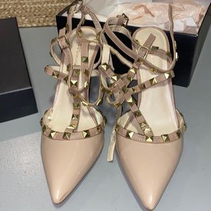 Nude BCBG heels in Valentino rockstar style, barely worn